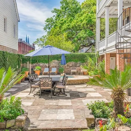 Villa Carriage House A At Hamilton